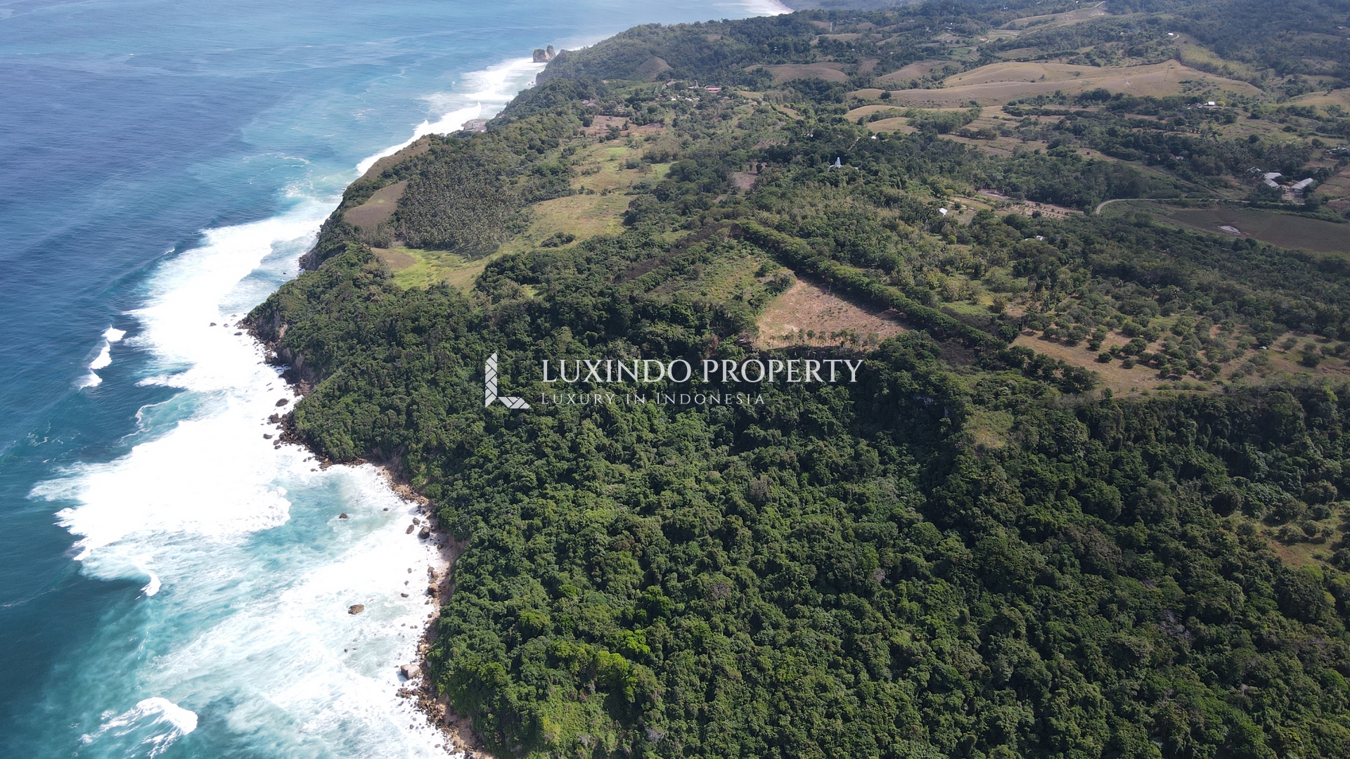 WANOKAKA - 8.7 HECTARES BEACHFRONT LAND IN HOBA WAWI (FHL595)